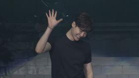 李钟硕拍摄花絮,镜头背后的甜蜜与汗水