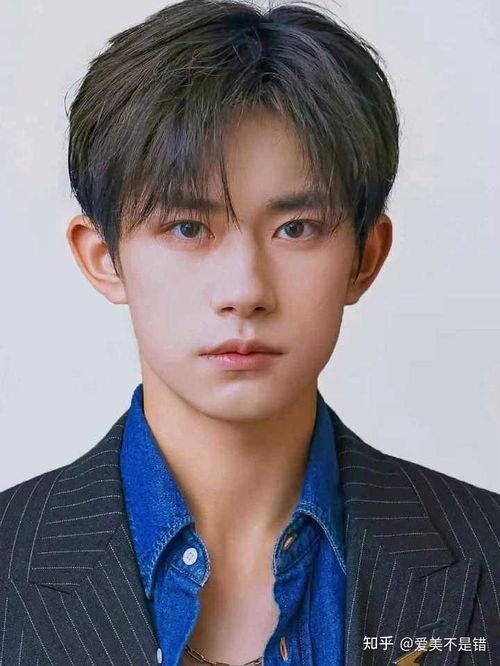 易烊千玺瑞士照片,漫步阿尔卑斯,邂逅浪漫风光