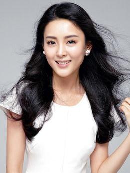 演员何晶个人资料,光影交织下的璀璨星途